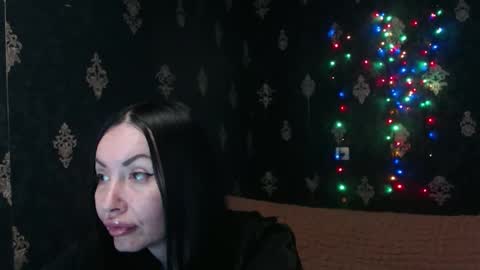 Snapshot of emmagoldx chatting on 05/17/26, 11:45 EmmaGoldX online show from 05/17/26, 11:45