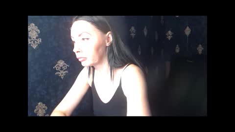 Snapshot of emmagoldx chatting on 06/01/26, 09:00 EmmaGoldX online show from 06/01/26, 09:00