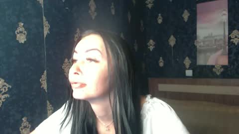 Snapshot of emmagoldx chatting on 06/18/26, 06:13 EmmaGoldX online show from 06/18/26, 06:13