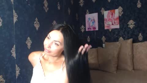 Snapshot of emmagoldx chatting on 07/25/26, 10:13 EmmaGoldX online show from 07/25/26, 10:13