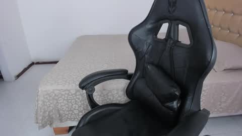 Jennifer online show from 03/18/26, 09:40