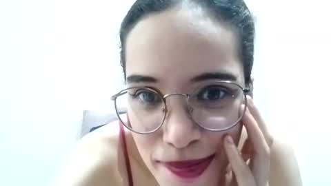 Snapshot of emmaguanaof chatting on 12/15/24, 02:05 Emma online show from 12/15/24, 02:05