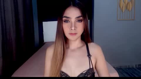 Emma online show from 04/06/26, 01:36