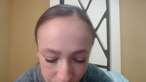 Snapshot of emmaharris1_ chatting on 12/07/24, 11:40 online show from 12/07/24, 11:40