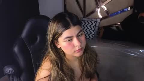 Emma online show from 03/08/25, 01:47