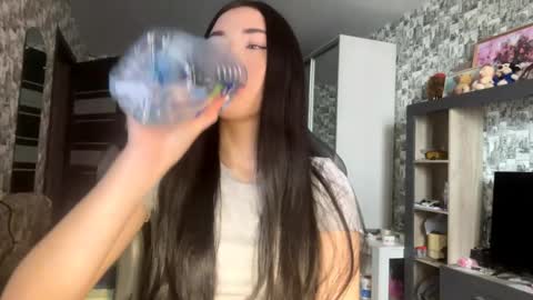 Emma online show from 04/06/26, 12:17