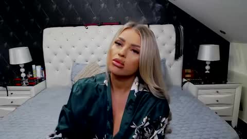 Snapshot of emmamavis chatting on 05/04/26, 05:58 Emma Mavis online show from 05/04/26, 05:58