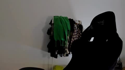 Snapshot of emmamon chatting on 12/05/24, 08:00 Emma online show from 12/05/24, 08:00