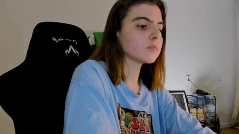 Snapshot of emmamon chatting on 12/06/24, 06:28 Emma online show from 12/06/24, 06:28