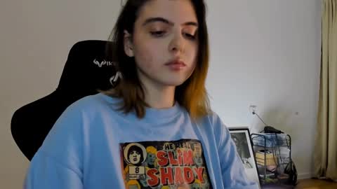 Snapshot of emmamon chatting on 12/08/24, 06:28 Emma online show from 12/08/24, 06:28