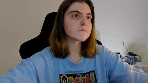 Snapshot of emmamon chatting on 12/10/24, 07:43 Emma online show from 12/10/24, 07:43