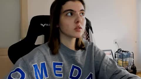 Snapshot of emmamon chatting on 12/20/24, 12:16 Emma online show from 12/20/24, 12:16