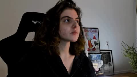 Snapshot of emmamon chatting on 12/25/24, 08:28 Emma online show from 12/25/24, 08:28