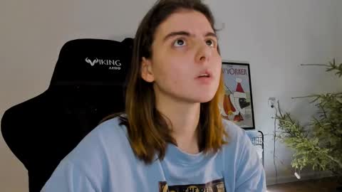 Snapshot of emmamon chatting on 01/14/25, 07:53 Emma online show from 01/14/25, 07:53