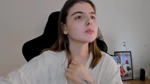 Snapshot of emmamon chatting on 01/26/25, 07:09 Emma online show from 01/26/25, 07:09