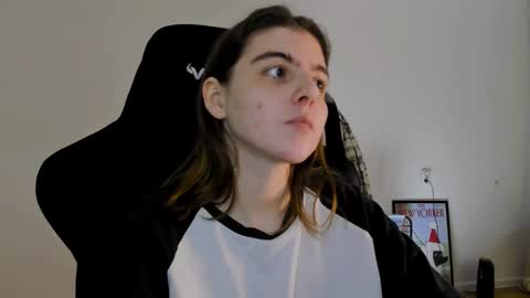 Snapshot of emmamon chatting on 01/30/25, 07:26 Emma online show from 01/30/25, 07:26