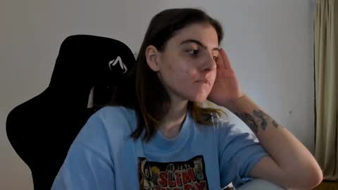 Snapshot of emmamon chatting on 02/26/25, 07:38 Emma online show from 02/26/25, 07:38