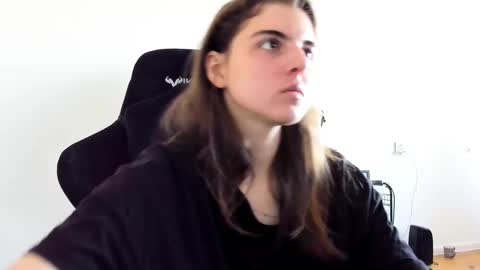 Snapshot of emmamon chatting on 09/12/25, 06:46 Emma online show from 09/12/25, 06:46