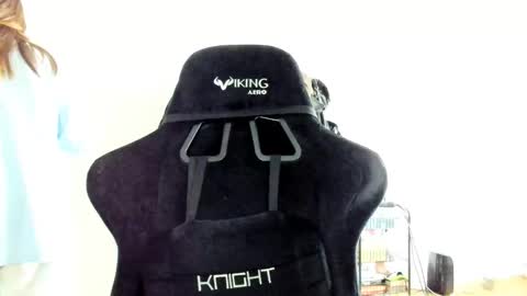 Snapshot of emmamon chatting on 09/24/25, 10:07 Emma online show from 09/24/25, 10:07