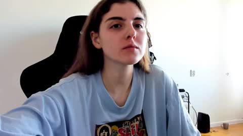 Snapshot of emmamon chatting on 09/28/25, 11:26 Emma online show from 09/28/25, 11:26