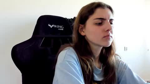 Snapshot of emmamon chatting on 09/29/25, 10:09 Emma online show from 09/29/25, 10:09