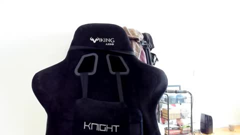 Snapshot of emmamon chatting on 10/11/25, 10:25 Emma online show from 10/11/25, 10:25