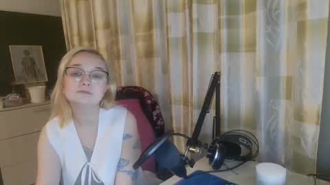 emmanoir_ online show from 02/26/25, 04:03