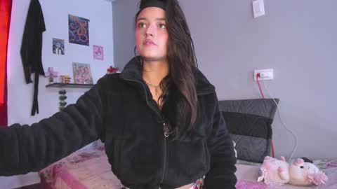 Emmantho online show from 09/18/25, 08:44