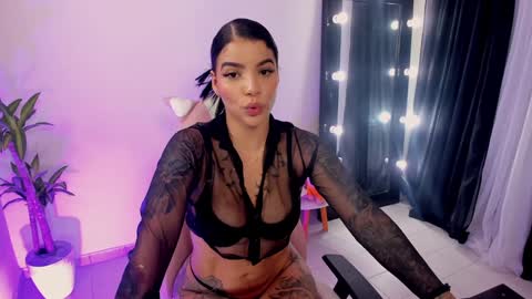 Emma Russell online show from 01/21/25, 02:59