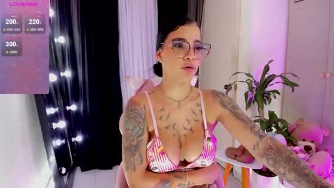 Emma Russell online show from 10/21/25, 03:07