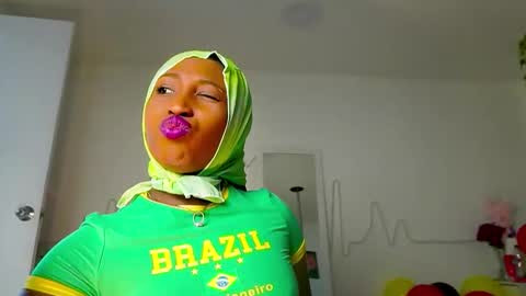 Sara online show from 09/22/25, 11:45