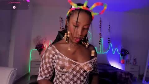 Sara online show from 10/17/25, 11:35