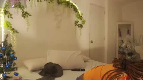 Sara online show from 11/29/25, 11:35