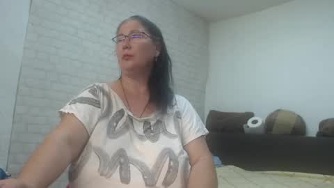 emmasquirt69 online show from 06/04/26, 06:19