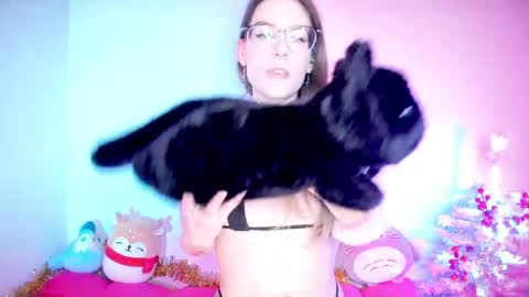 RH-NEGATIVE GREEN-EYED BAELIEN online show from 03/29/26, 01:44