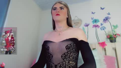 Snapshot of emmavegas19 chatting on 10/12/25, 05:23 emmavegas19 online show from 10/12/25, 05:23
