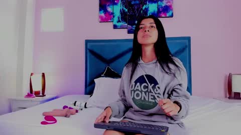  Emma  online show from 01/02/25, 01:51