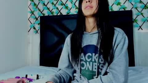  Emma  online show from 01/05/25, 02:52