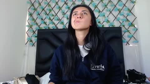  Emma  online show from 11/16/25, 04:34