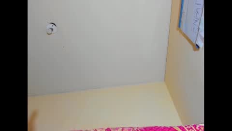 hi im emmalina welcome to your happy place online show from 12/21/24, 07:49