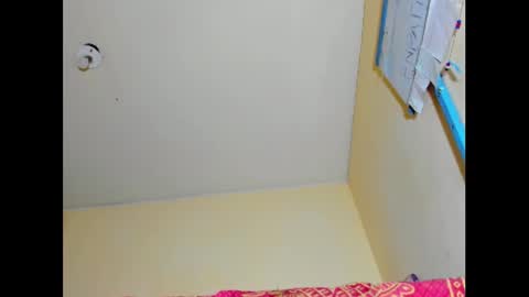 hi im emmalina welcome to your happy place online show from 01/18/25, 02:33