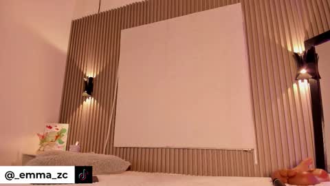 emmazc_ online show from 03/24/26, 09:09