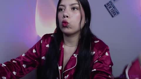 Snapshot of emmi_0 chatting on 03/11/25, 12:00 Emily Independent model online show from 03/11/25, 12:00