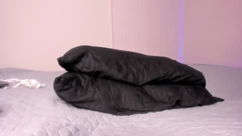 Emmi online show from 02/13/26, 04:47