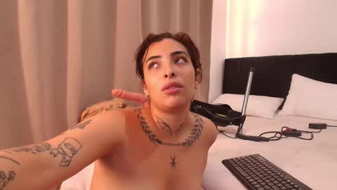 emmi_11 online show from 02/14/26, 12:35