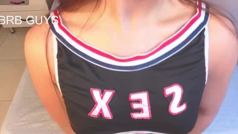 Snapshot of emmi_collins chatting on 10/06/25, 07:33 emmi_collins online show from 10/06/25, 07:33