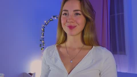 Snapshot of emmi_rosee chatting on 01/11/25, 05:07 Miss Emmi online show from 01/11/25, 05:07