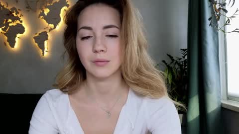 Snapshot of emmi_rosee chatting on 02/12/26, 10:10 Miss Emmi online show from 02/12/26, 10:10