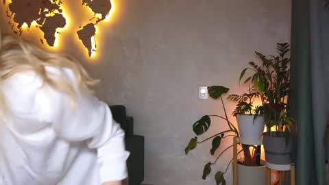 Snapshot of emmi_rosee chatting on 02/19/26, 04:58 Miss Emmi online show from 02/19/26, 04:58