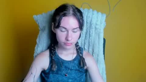 Snapshot of emmi_rossum chatting on 06/24/26, 11:42 Emmi online show from 06/24/26, 11:42